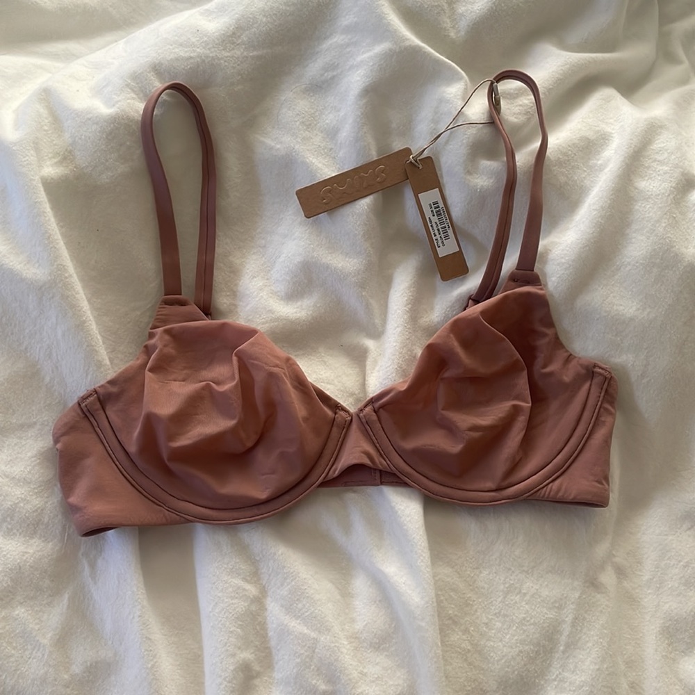 SKIMS fits everybody underwire bra